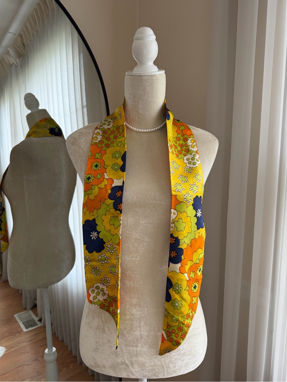 Vintage Yellow Retro Floral Silk Scarf Tie - Picture 3 of 3
